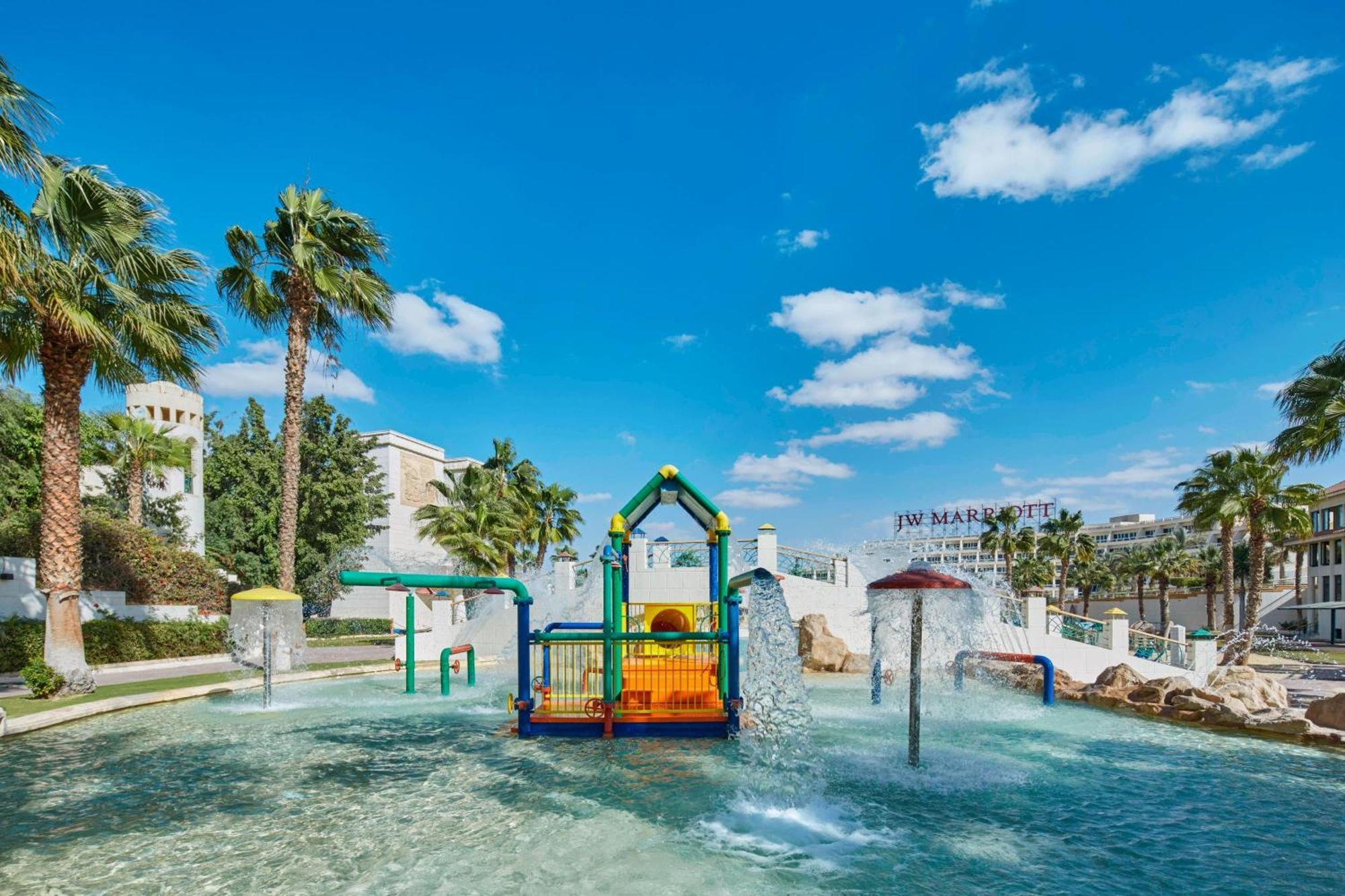 Jw Marriott Hotel Kairo Eksteriør bilde The water park at the resort