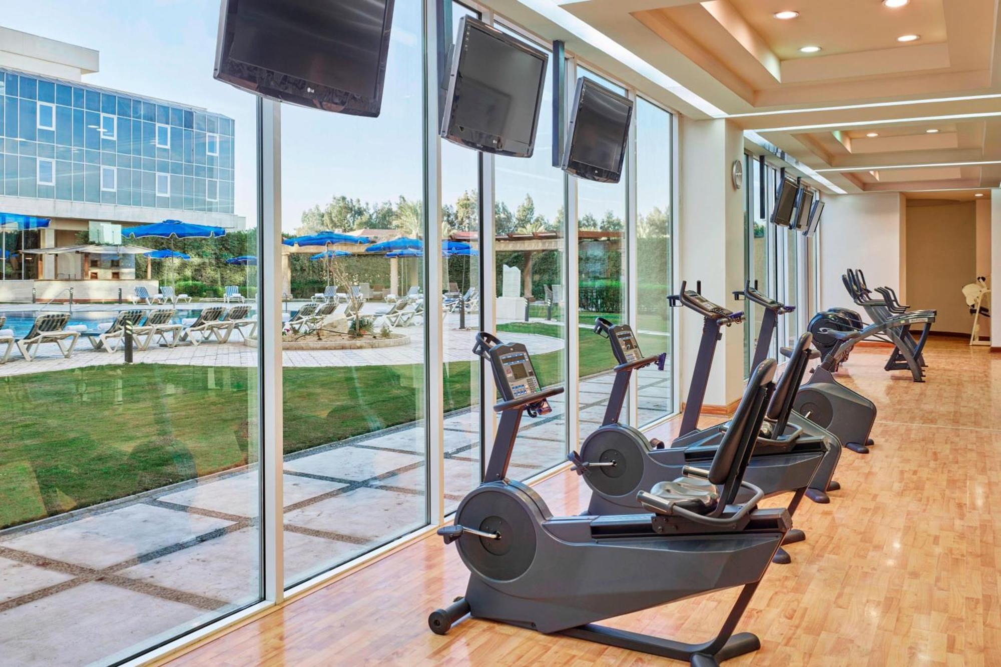 Jw Marriott Hotel Kairo Eksteriør bilde The gym at the hotel