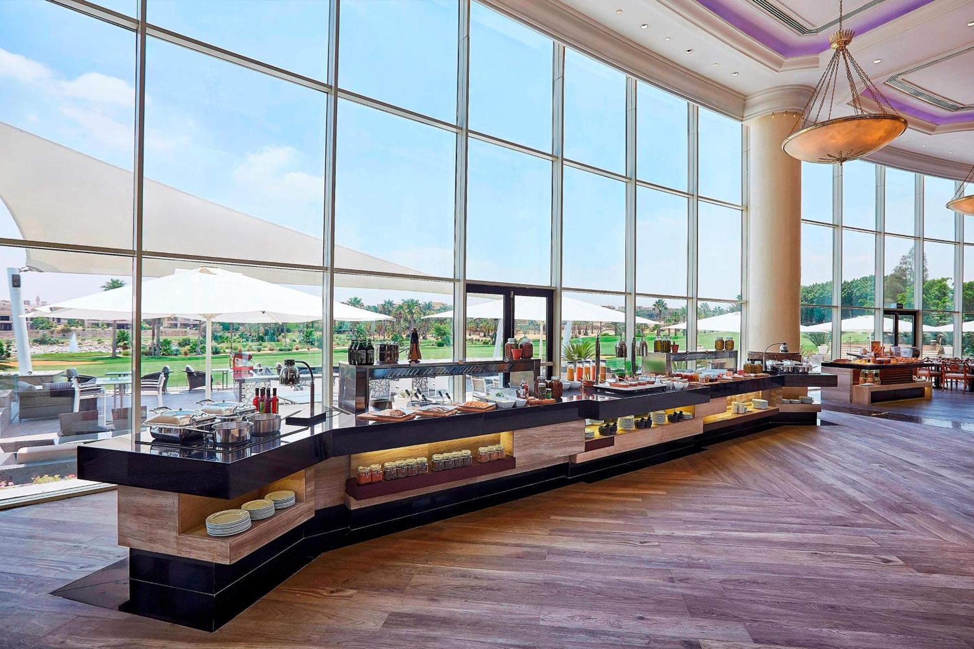 Jw Marriott Hotel Kairo Eksteriør bilde The Westin buffet